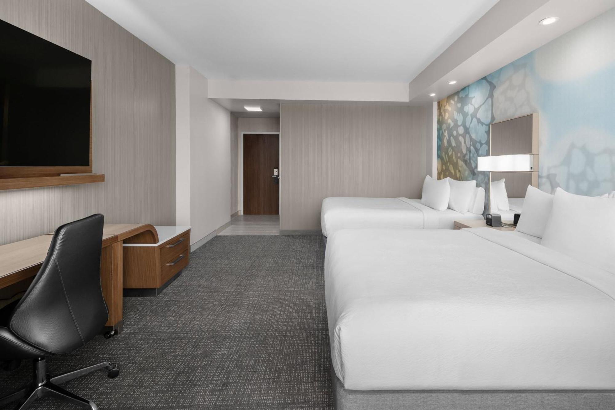 Courtyard By Marriott Clearwater Beach Exterior photo