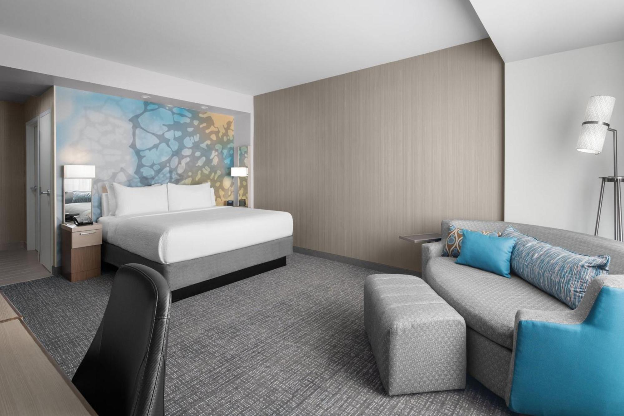 Courtyard By Marriott Clearwater Beach Exterior photo