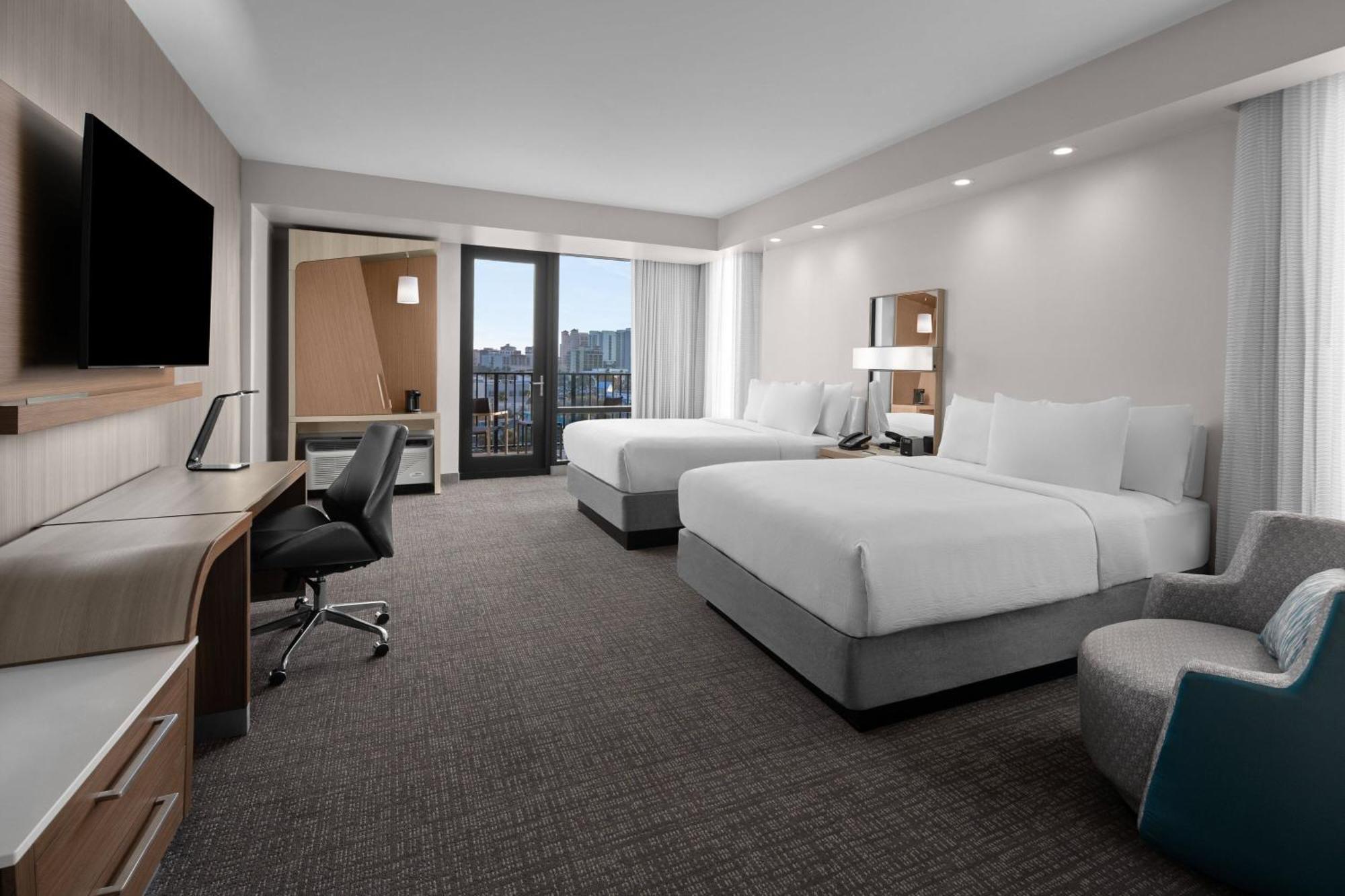 Courtyard By Marriott Clearwater Beach Exterior photo